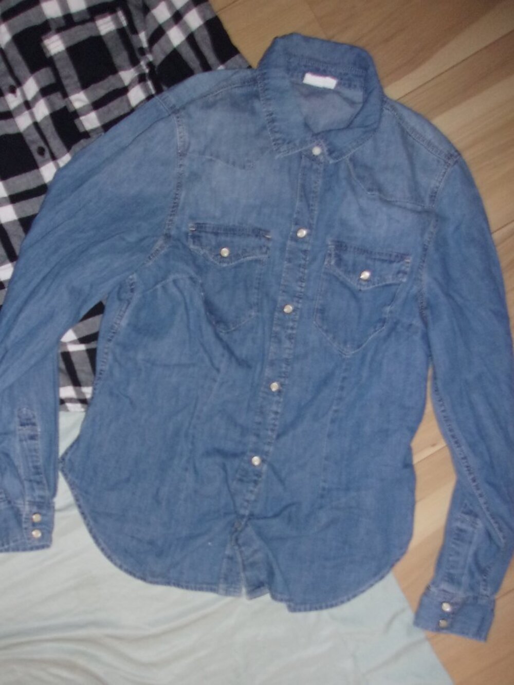 vintage cotton   size medium womens blue denim jean GAP button shirt western